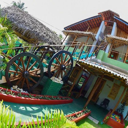 בטיקלואה Neem Garden Guest House מראה חיצוני תמונה