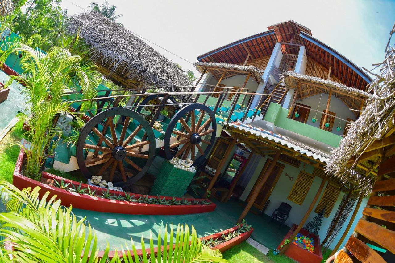 בטיקלואה Neem Garden Guest House מראה חיצוני תמונה