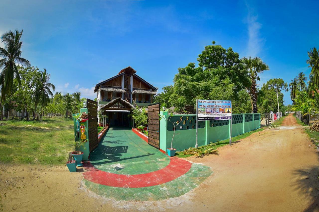 בטיקלואה Neem Garden Guest House מראה חיצוני תמונה