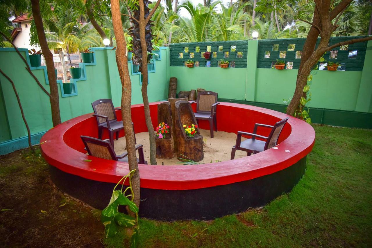 בטיקלואה Neem Garden Guest House מראה חיצוני תמונה