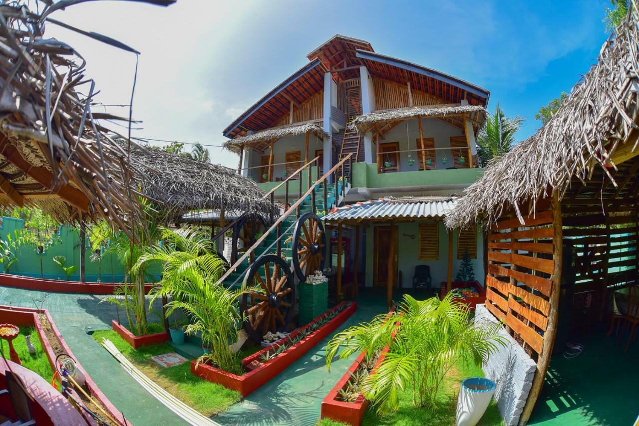 בטיקלואה Neem Garden Guest House מראה חיצוני תמונה