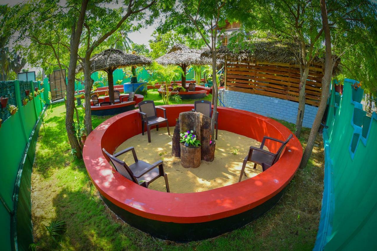 בטיקלואה Neem Garden Guest House מראה חיצוני תמונה