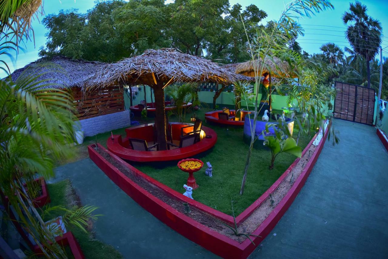 בטיקלואה Neem Garden Guest House מראה חיצוני תמונה