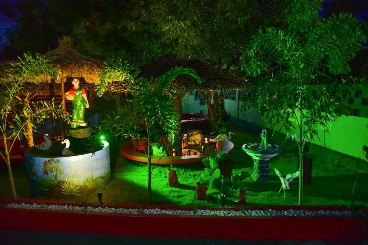 בטיקלואה Neem Garden Guest House מראה חיצוני תמונה