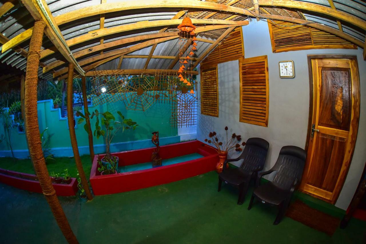 בטיקלואה Neem Garden Guest House מראה חיצוני תמונה